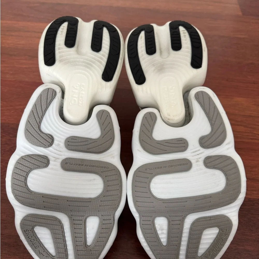 Sold - Picture 6 of 8